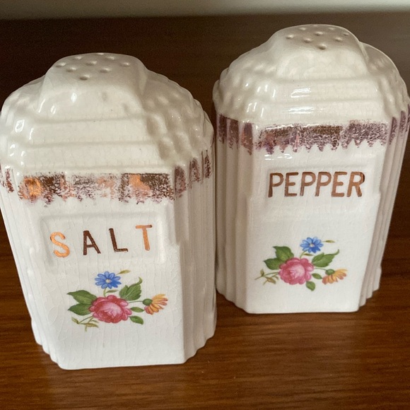 VTG Art Deco Style Salt/Pepper Shakers - Picture 11 of 13